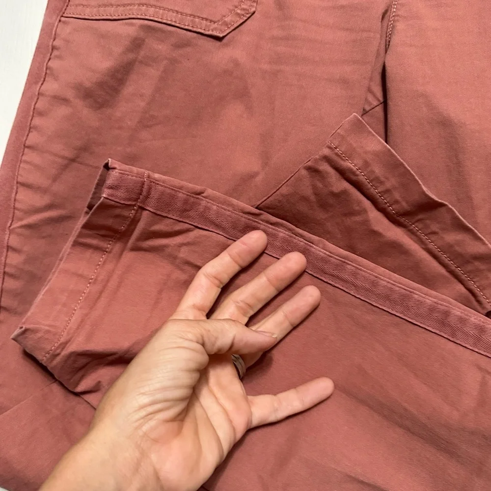 Old Navy Pixie Peach Ankle Length Pants - Picture 3 of 7